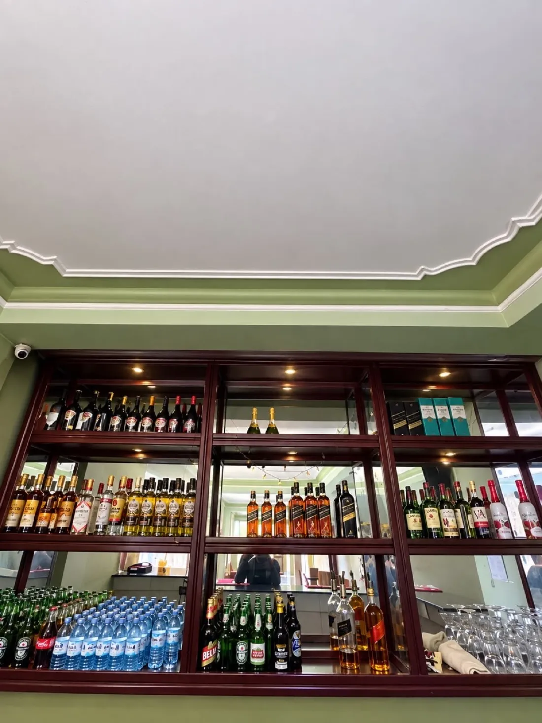 Tesh Hotel bar